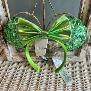 2022 Disney Parks St. Patrick’s Day Minnie Ears Kelly Green Sequin Headband NWT